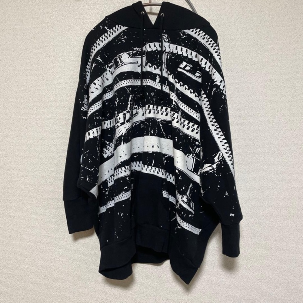 NWOT Black and White Zipper Graphic Abbey Dawn hoodie imported from Japan!